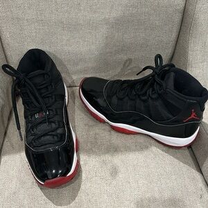 Air Jordan 11 Retro Bred size 8 women’s
